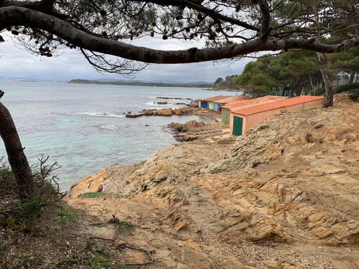 T2 climatisé à l'Ile d'Or avec piscine près de la plage La Londe-les-Maures Extérieur photo